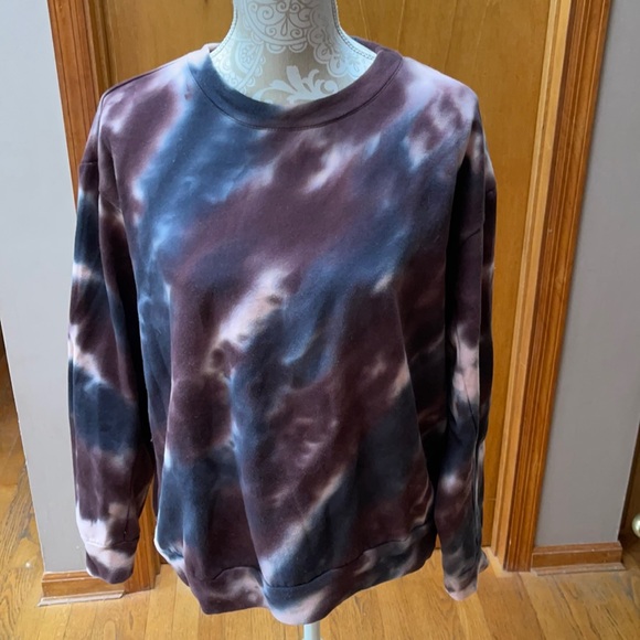 Wild Fable tie dyed sweatshirt. Size small